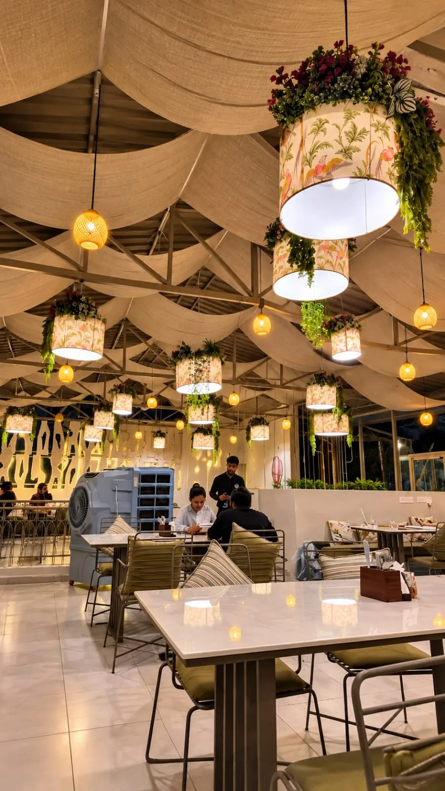 The white barn cafe